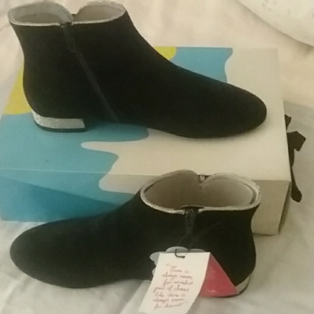 Modcloth-Chocolate Schubar